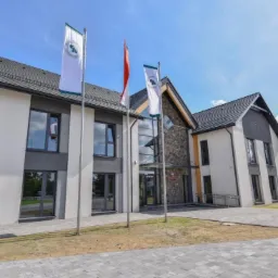 Nadleśnictwo Skierniewice , zakres prac ~ 3000m2 wraz z ułożeniem izolacji poziomej.