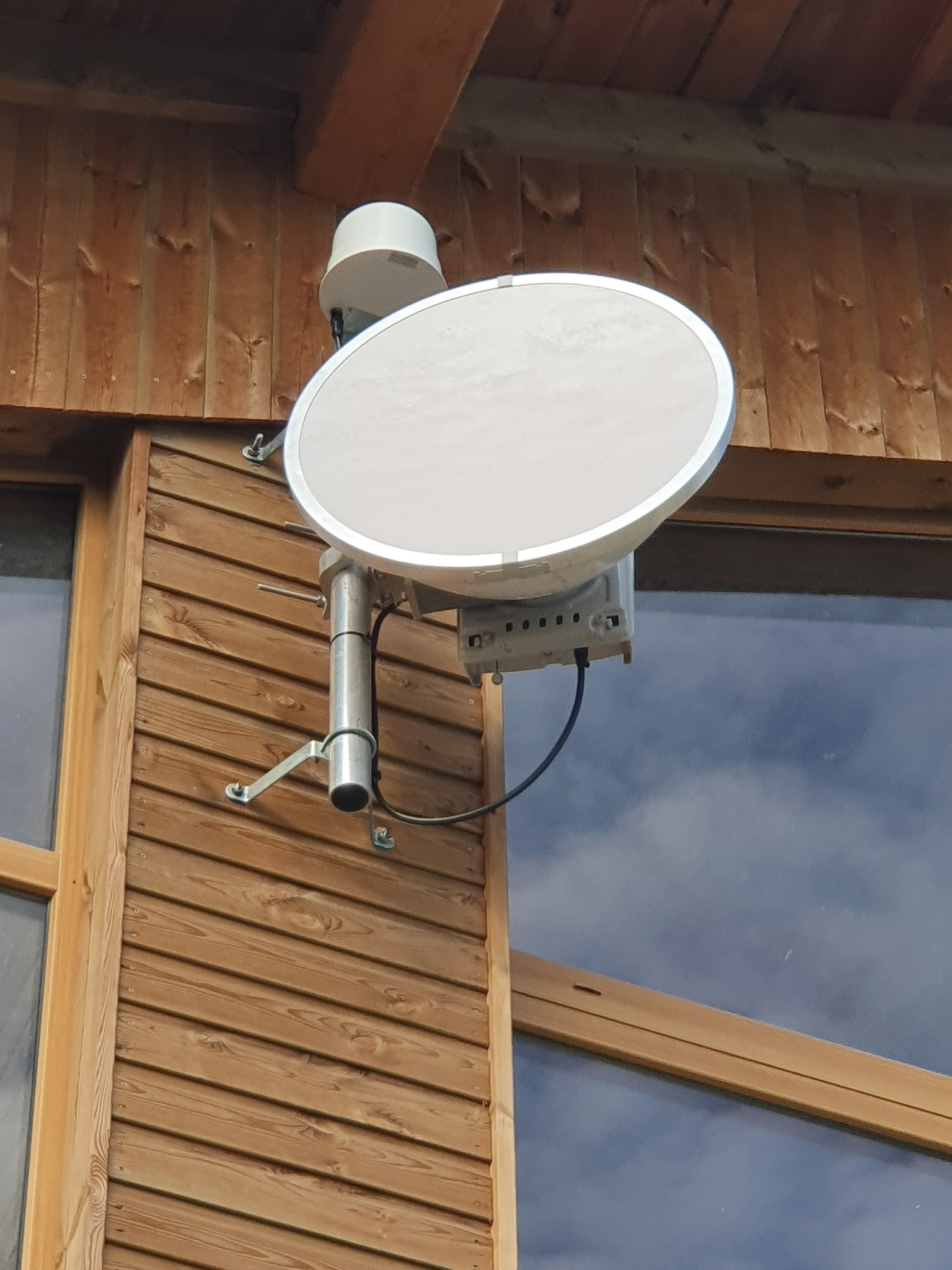 Montaż oraz zestawienie radiolinii LTE operatora komórkowego POINT-POINT do internetu