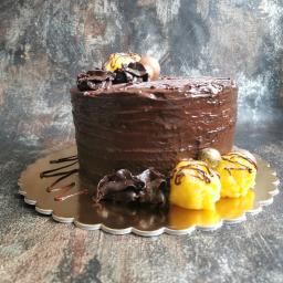 Tort wegański czekoladowo-pomarańczowy