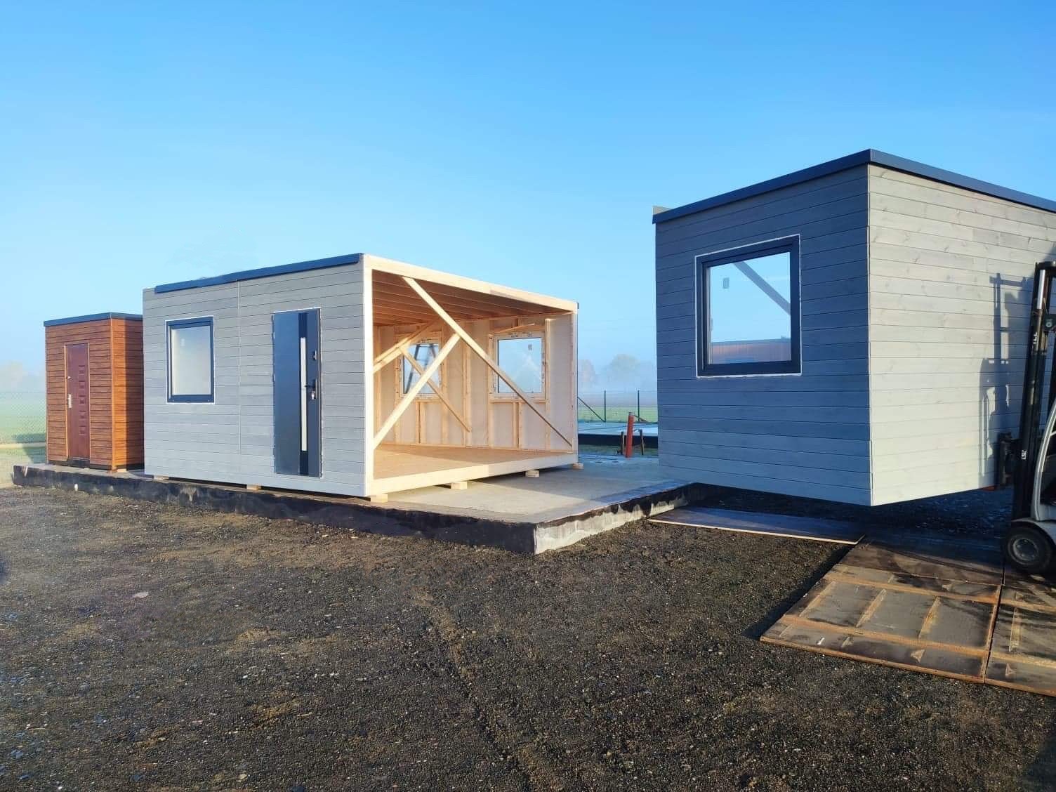 Montaż to kwestia kilku godzin i można w domku zamieszkać.