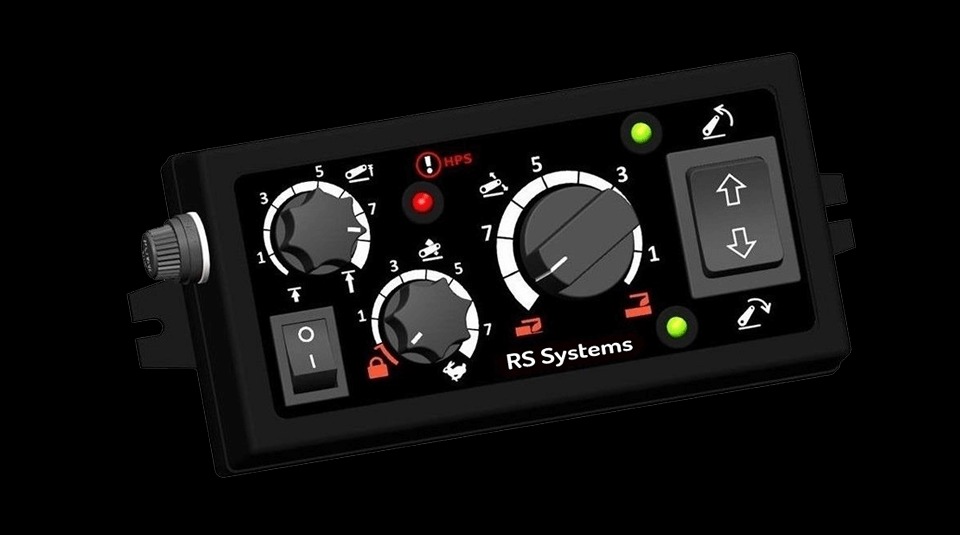 Panel sterowania RS Systems z pokrętłami, przełącznikiem i przyciskami góra/dół, otoczony czarną obudową, z widocznymi ikonami i diodami sygnalizacyjnymi.