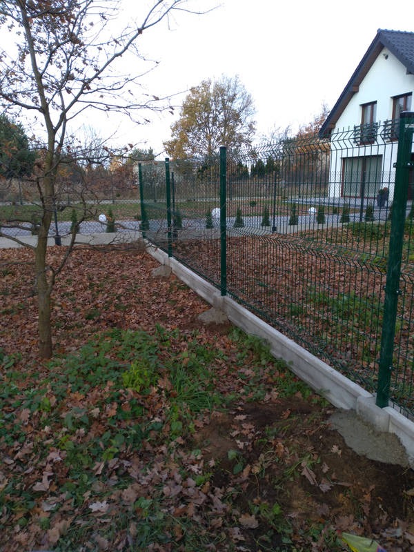 Montaż ogrodzenia wraz z bramą