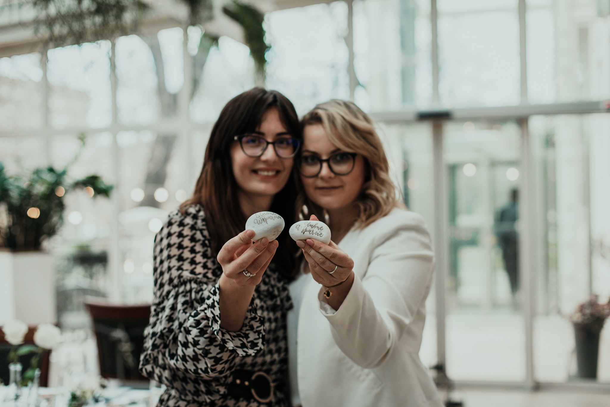 Wstępne spotkanie potrwa około godzinę. Jest bezpłatne i niezobowiązujące. Konsultacja odbywa się online lub osobiście.