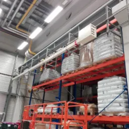 Przeniesienie szynoprzewodu na jednej z legnickich fabryk Strefy Ekonomicznej .