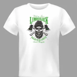 Biała koszulka z nadrukiem przedstawiającym czaszkę drwala w czapce, skrzyżowane topory i napis 'Trust me, I'm a LUMBERJACK' oraz 'Zakład Usług Leśnych Paweł Obszyński'.