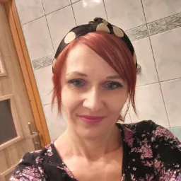 Jestem osobą cierpliwą I spokojną do tego kreatywną i wesołą. Zapraszam do kontaktu:)