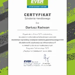 Certyfikat Szkolenia Handlowego firmy EVER dla Dariusza Radwana, potwierdzający udział w szkoleniu dotyczącym doradztwa i sprzedaży rozwiązań zasilania gwarantowanego dla elektroniki użytkowej...