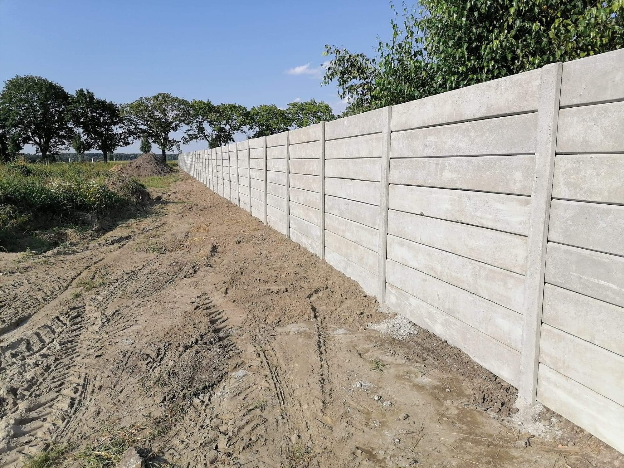 Ogrodzenie wysokość 2m, płyta 200 cm x 25 cm, wzór gładki frez.