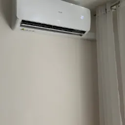 Klimatyzator AUX, model Freedom - mieszkanie prywatne.