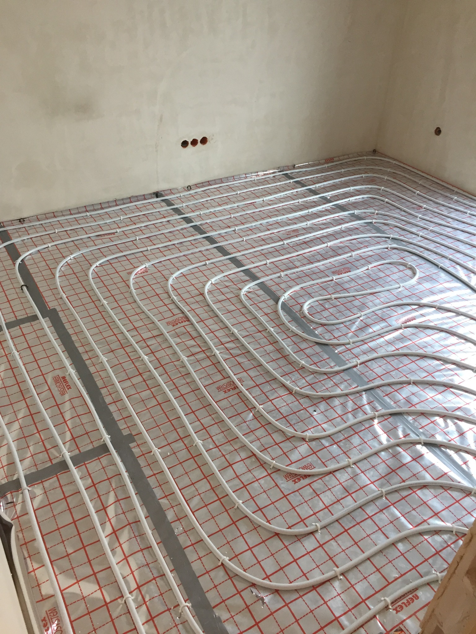 Ogrzewanie podłogowe.