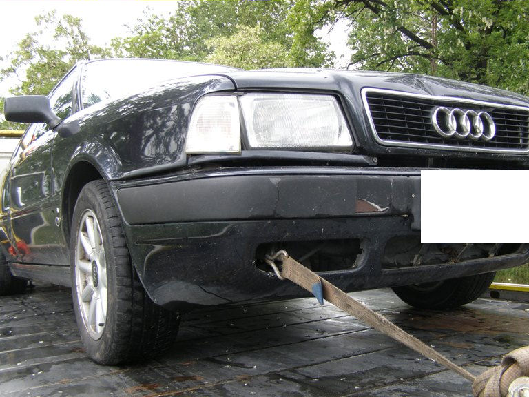 Audi 80 Avant 2,0 benz. 1992 uszkodzona w kolizji