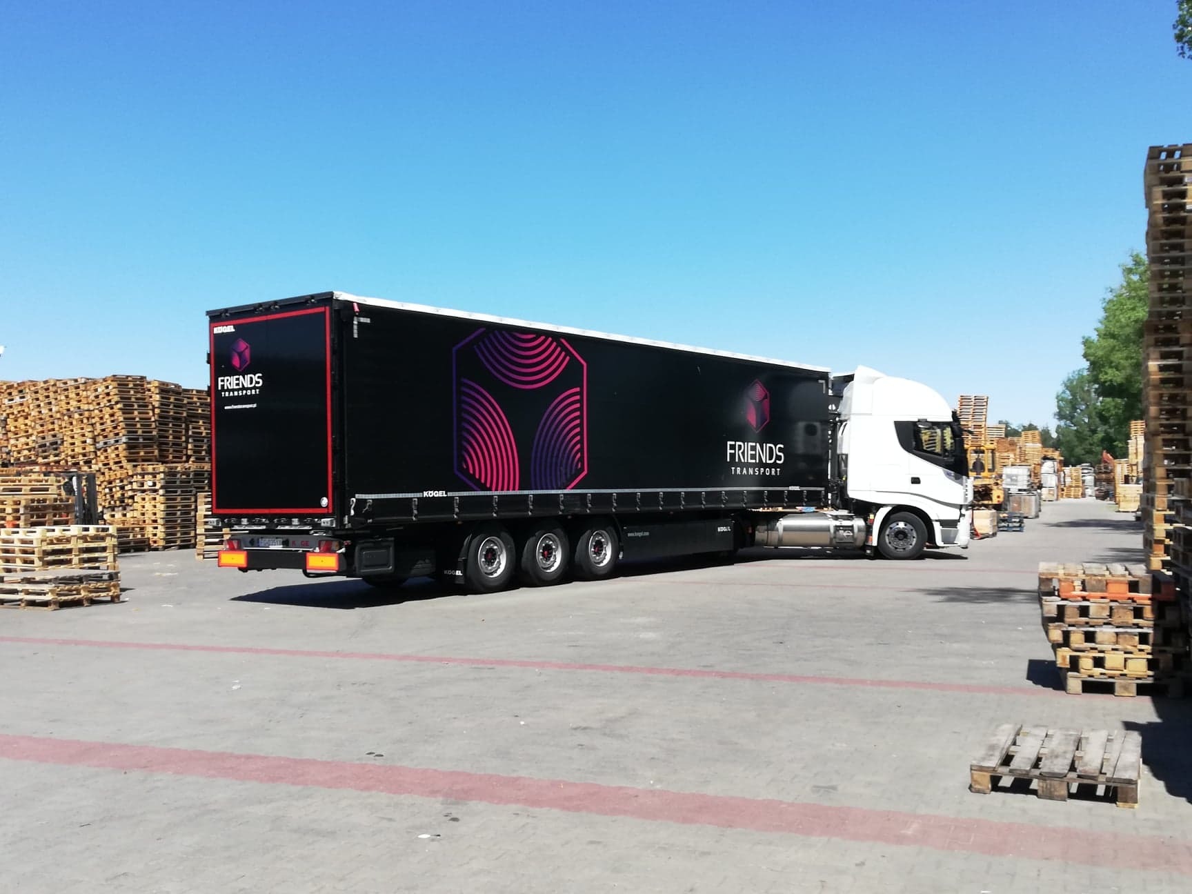 Iveco Stralis - ciągnik siodłowy zasilany w 100% gazem LNG.