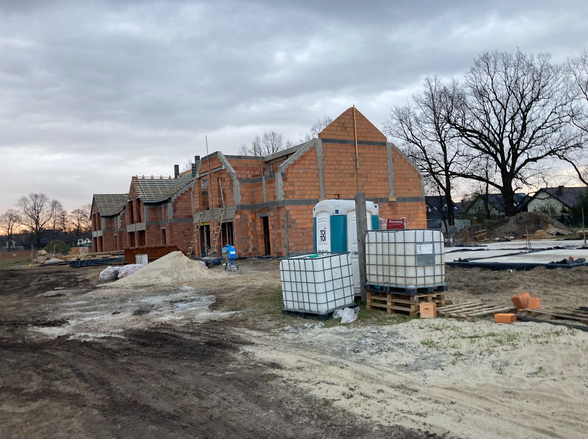 2023 5 Bliźniaków w Domaszczynie, Wykonano Stan Deweloperski