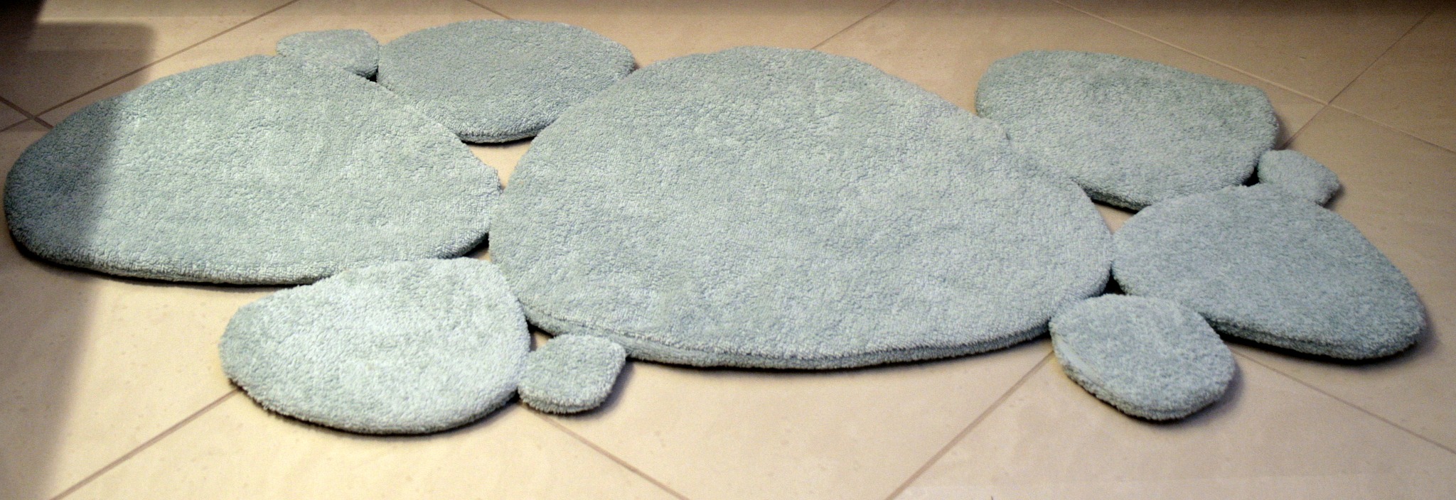 Dywanik łazienkowy nawiązujący do mozaiki, szyty według mojego projektu