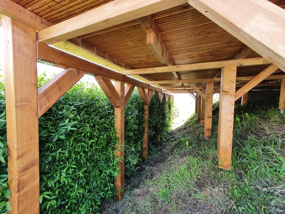Konstrukcja drewniana pod tarasem
