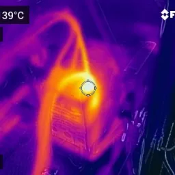 Termowizja niedokręcony styk
