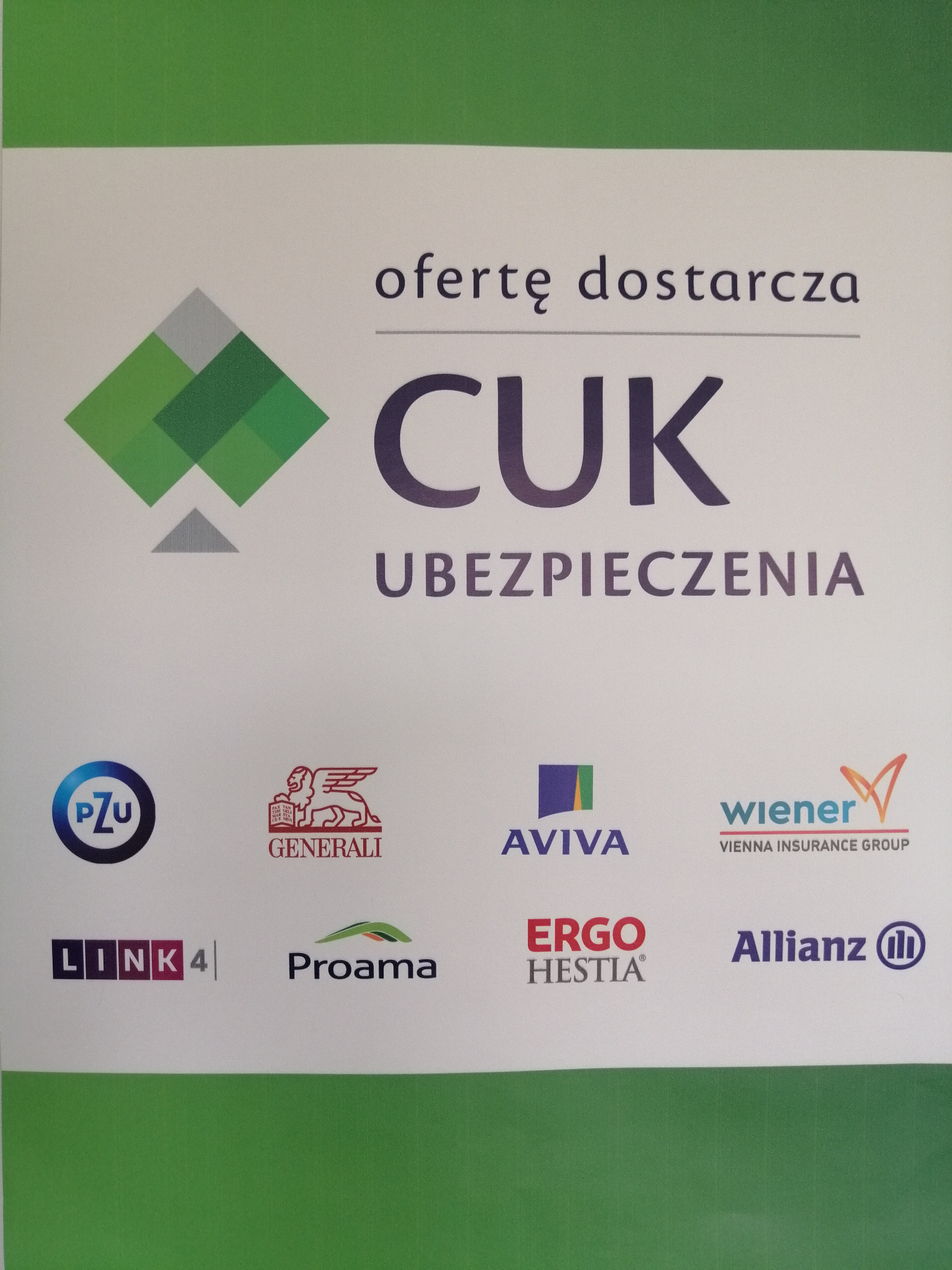 Plakat reklamowy CUK Ubezpieczenia z logotypami różnych towarzystw ubezpieczeniowych, takich jak PZU, Generali, Aviva, Wiener, Link4, Proama, Ergo Hestia i Allianz.