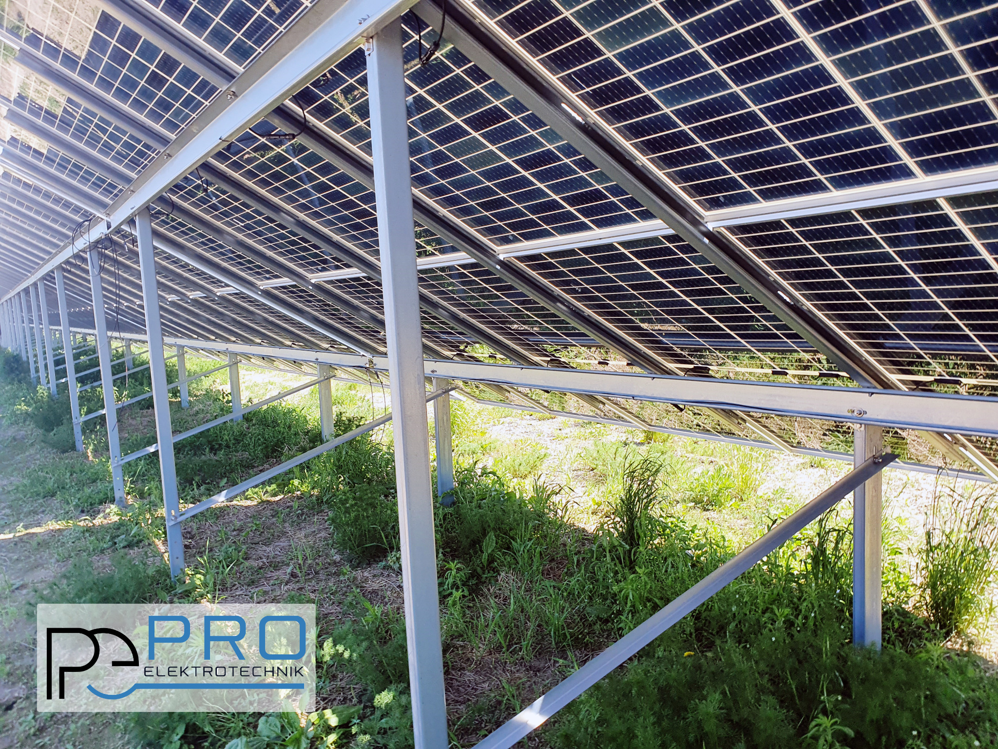 Realizacja farmy fotowoltaicznej na wysokiej jakości aluminiowej konstrukcji firmy KENO