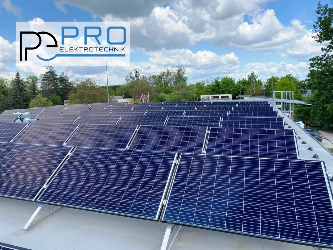 Realizacja instalacji fotowoltaicznej na budynku wielorodzinnym.