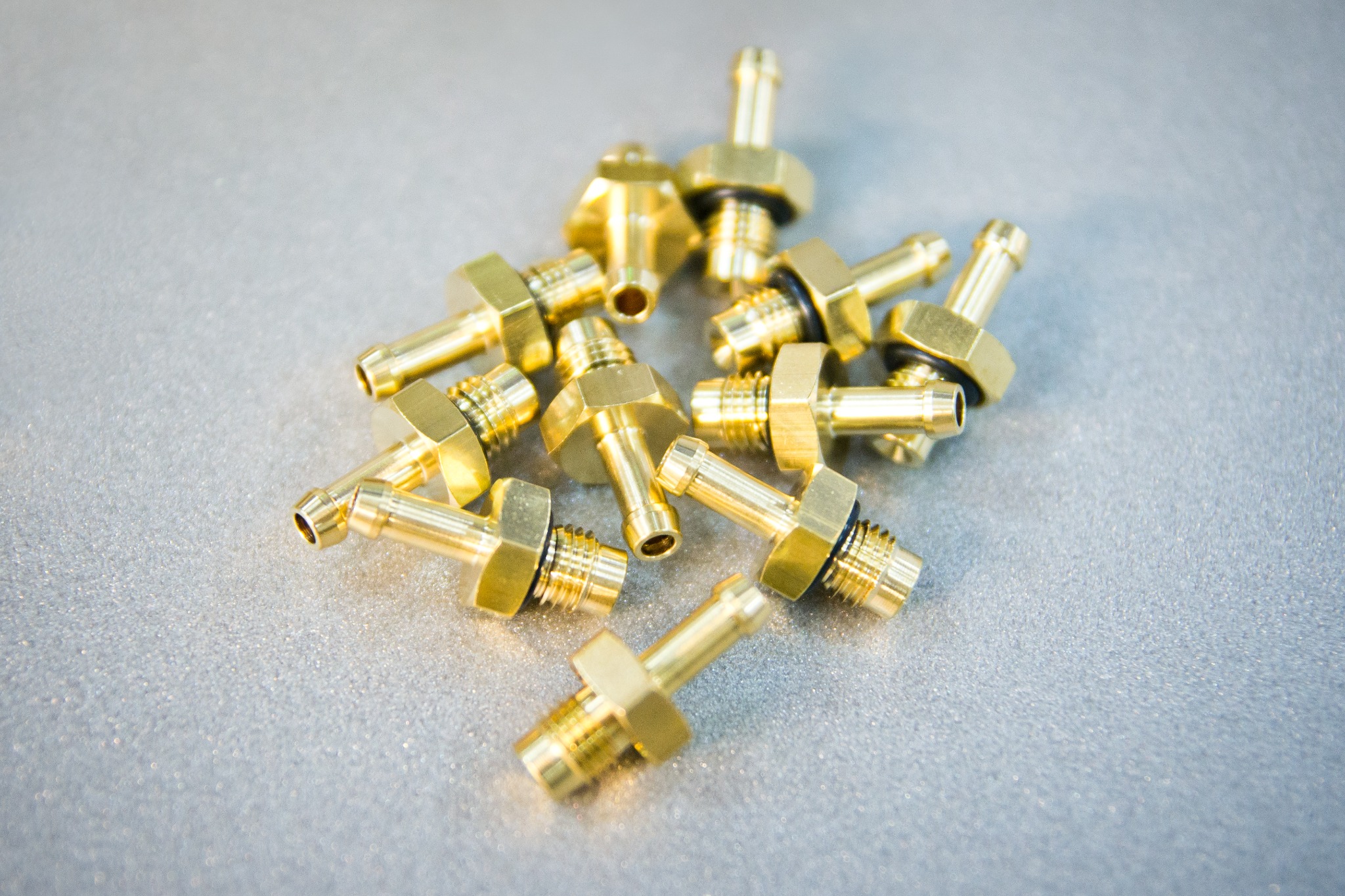 detale o wysokiej precyzji toczenia z matali kolorowych