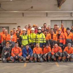 Izumrud Bud-Invest Sp. z o.o. - Nasza drużyna w fabryce domów modułowych UNIHOUSE.