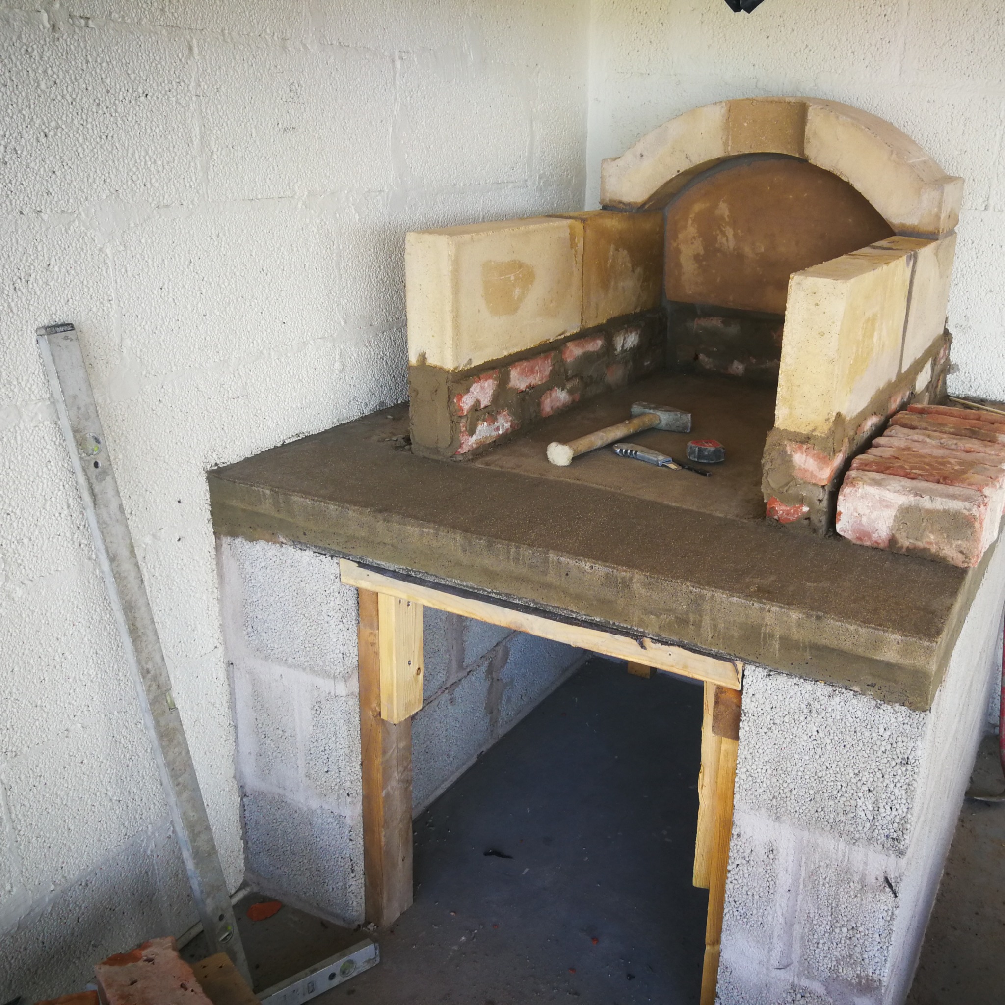 Piec do pizzy W trakcie budowy