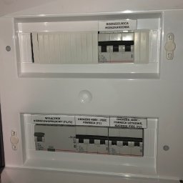 Bartłomiej Lubecki - Nowa rozdzielnica założona na instalację siłową w piwnicy budynku jednorodzinnego.
