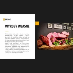 Wędliny własnej produkcji na drewnianej desce, udekorowane zielenią, w tle ściana z ramkami zdjęć, prezentacja wyrob&oacute;w wędliniarskich.