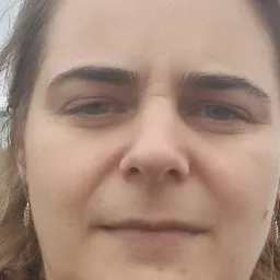 Zajmuje się transportem krajowym i miedzynarodowym