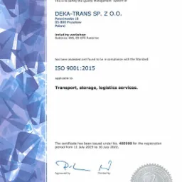 Certyfikat ISO 9001:2015 dla DEKA-TRANS SP. Z O.O. potwierdzający zgodność z normą w zakresie transportu, magazynowania i usług logistycznych, z datami ważności i kodem weryfikacyjnym.