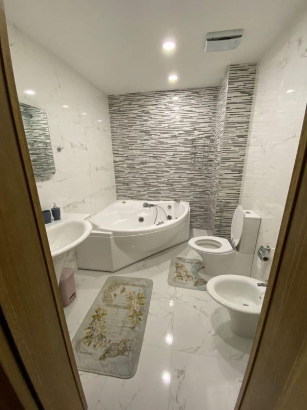 duża łazienka zamienia się często w istny 'pokój kąpielowy'. Tu zastosowaliśmy ogrzewanie podłogowe :)