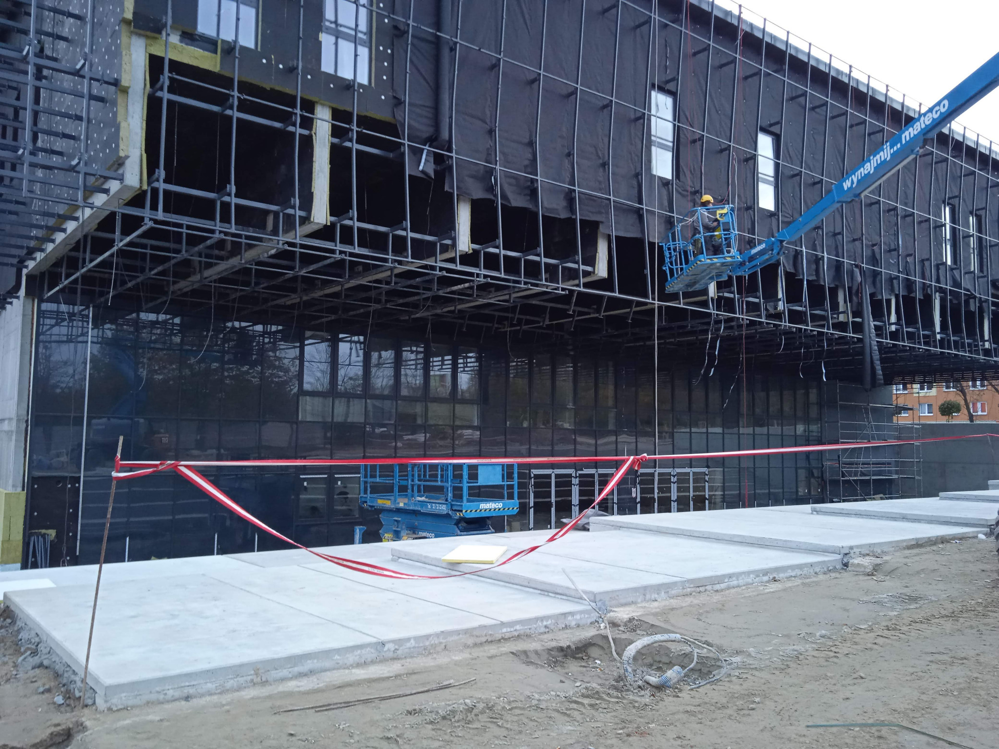 Elewacja wentylowana, ostatni etap przed wykończeniem