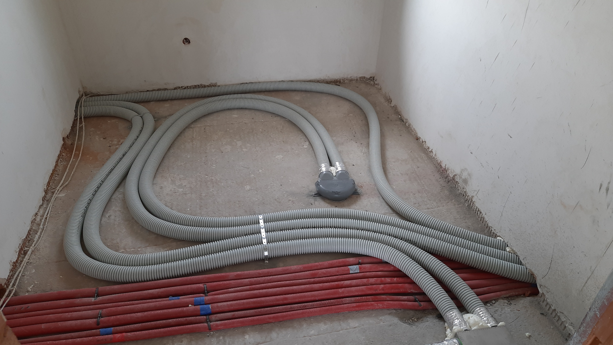 Prowadzenie rur nawiewnych