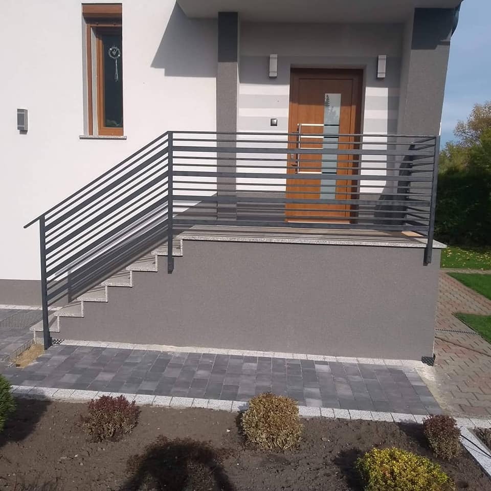 Balustrada zewnętrzna.