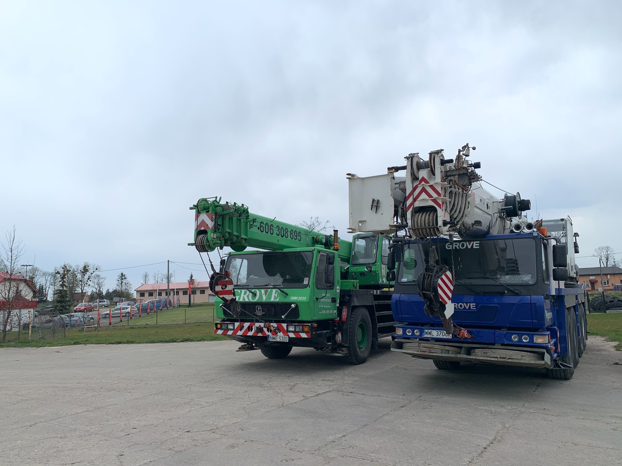 Grove 30 ton i Grove 80 ton