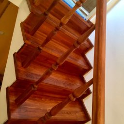 deskitarasowe.pl - Przed domem Poznań