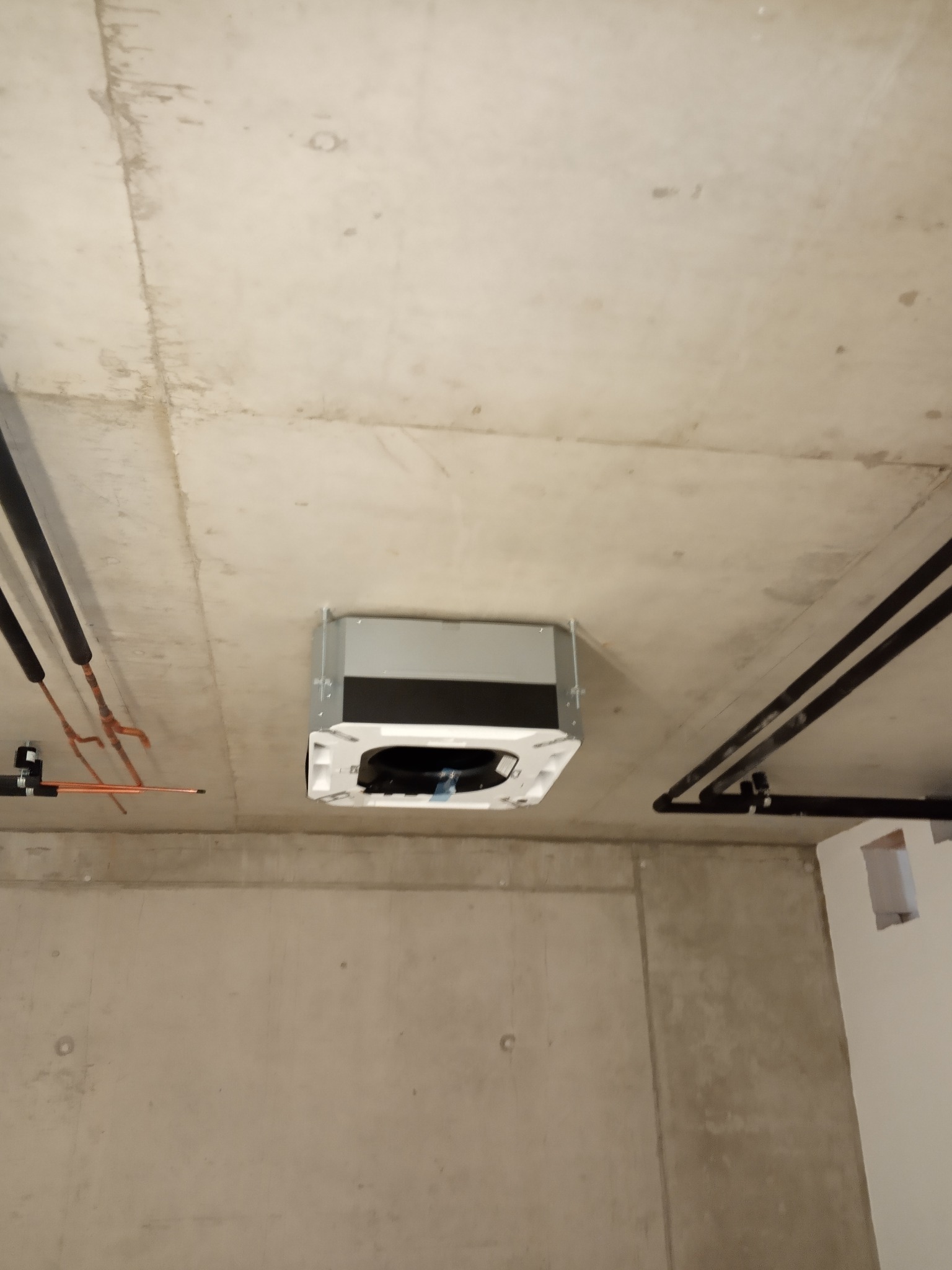 Montujemy również klimatyzację na budowach w stanie otwartym. Na zdjęciu przykład.