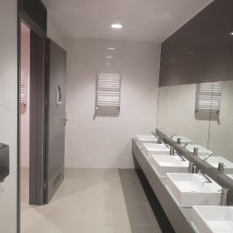 Anton Korniichuk - Sufit Napinany w Salonie Warszawa