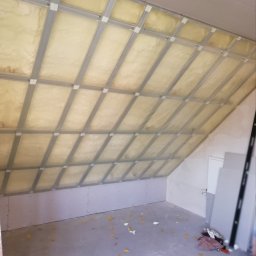 Stelaż krzyżowy na skosie