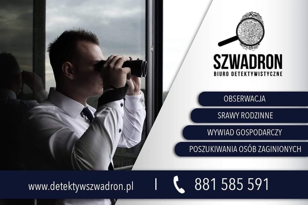 Mężczyzna w koszuli i krawacie obserwuje otoczenie przez lornetkę, w tle logo biura detektywistycznego z nazwą i zakresem usług.