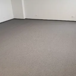 Wykładzina po czyszczeniu.