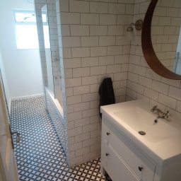 Łazienka Glasgow
Kompleksowy remont z zabudowaniem wanny i prysznica