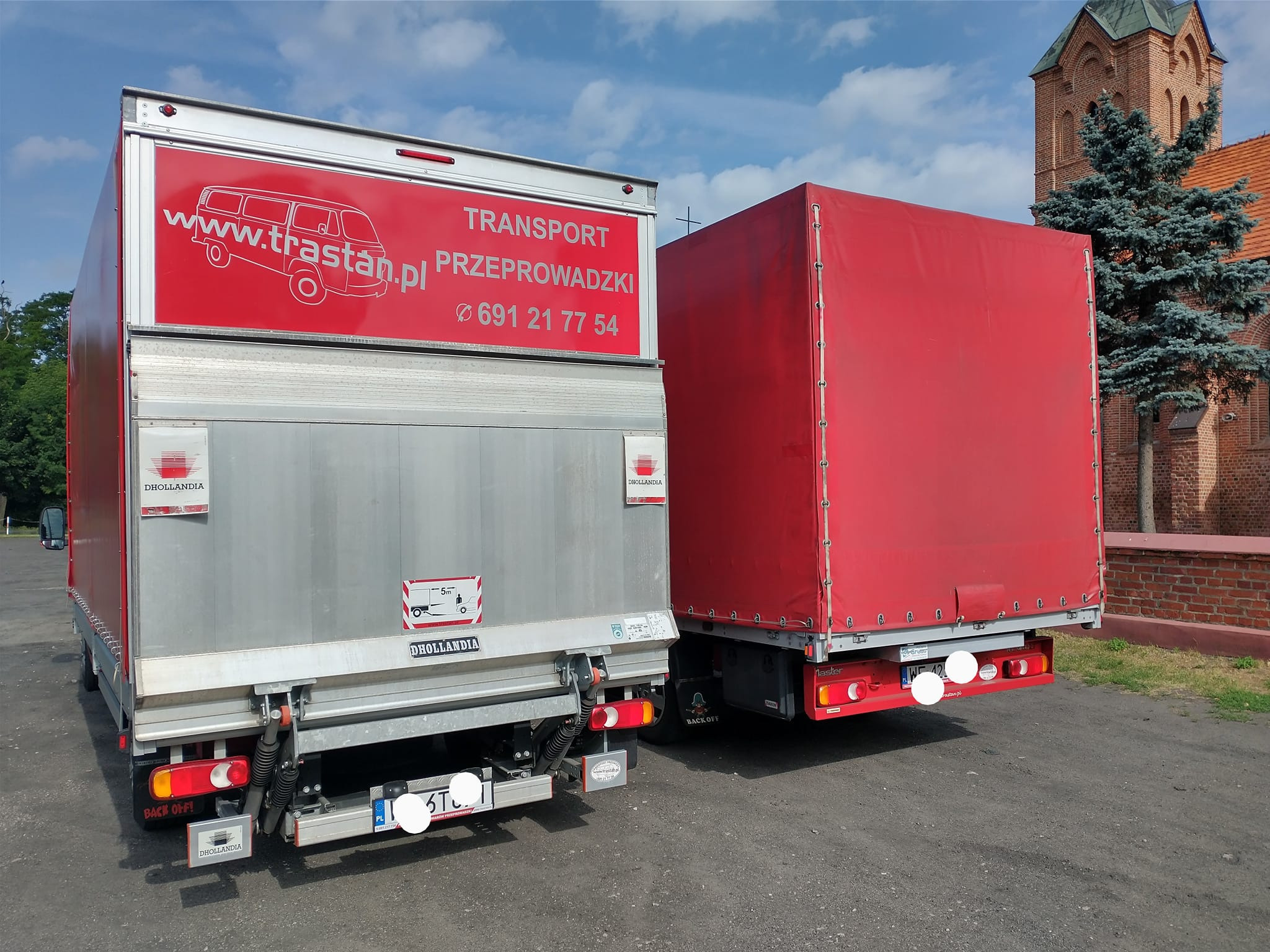 Samochód z windą załadowczą