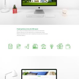 NATICOM NATALIA CHMIELEWSKA - Projekt strony internetowej OZE Squad na ekranie komputera Apple, prezentujący dom z panelami słonecznymi i formularz kontaktowy, w minimalistycznym otoczeniu biurka z lampką i dekoracjami.