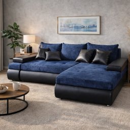 Narożnik tapicerowany w odcieniach granatu i czerni, z poduszkami ze skóry ekologicznej, na tle salonu z drewnianym stolikiem kawowym i szafką nocną.