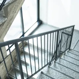 Klatka schodowa. Dbamy o czystość wszystkich miejsc.