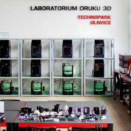 Nasze laboratorium druku 3D - ponad 20 drukarek 3D w 4 różnych technologiach