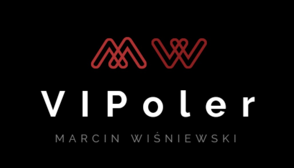 Logo firmy VIPoler Marcin Wiśniewski na czarnym tle. Logo składa się z dwóch splecionych liter M i W w kolorze czerwonym, pod nimi napis VIPoler w kolorze białym, a pod spodem imię i nazwisko...