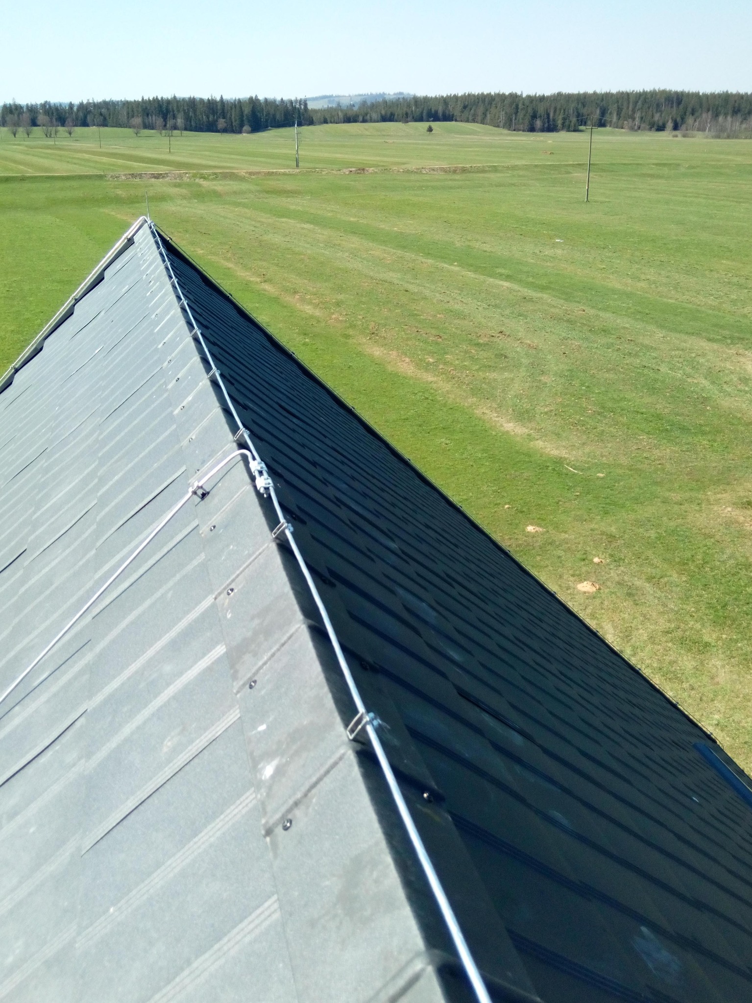 instalacja odgromowa ( drut aluminiowy, uchwyty DEIN)