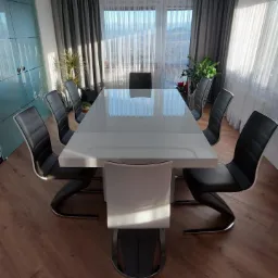 Stół rozkładany lakierowany